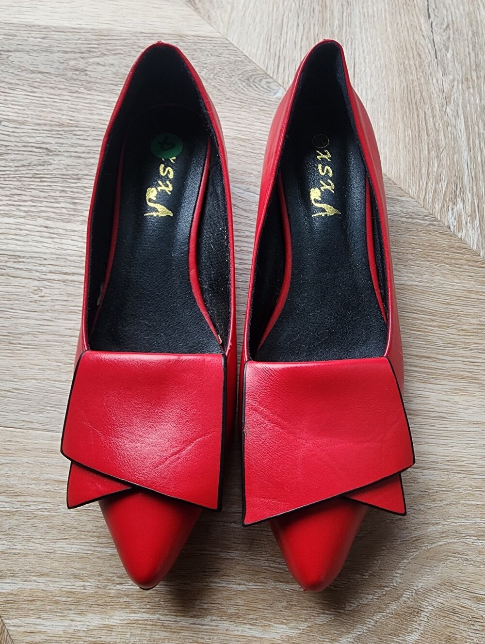 Gorgeous Unique SXS Red Pointed Toe Origami Bow Flats - Size 8